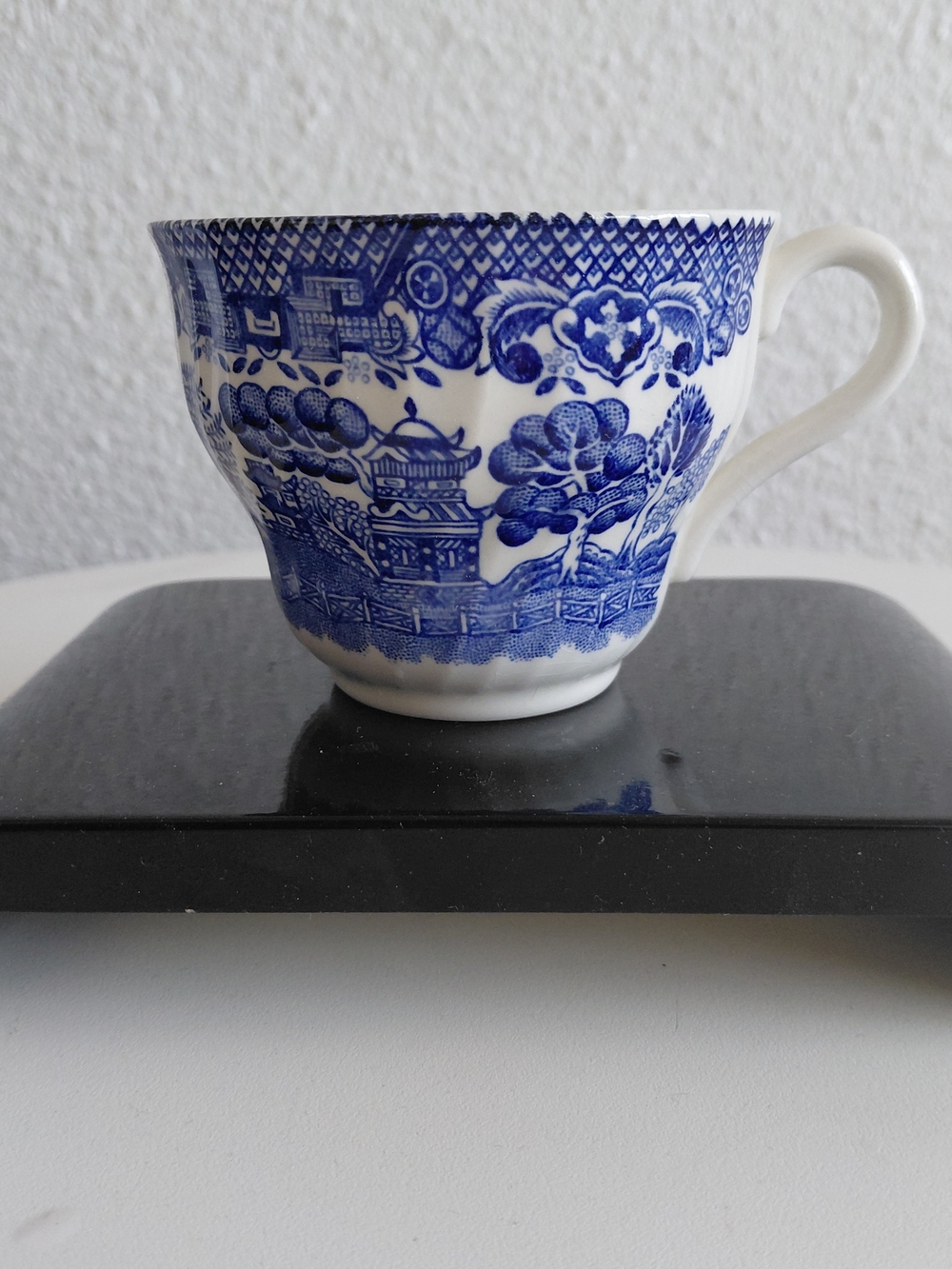 Blue and White Porcelain Teacup - Classic Scenic Pattern